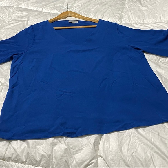 Women’s V-Neck Blouse Top - Picture 7 of 8